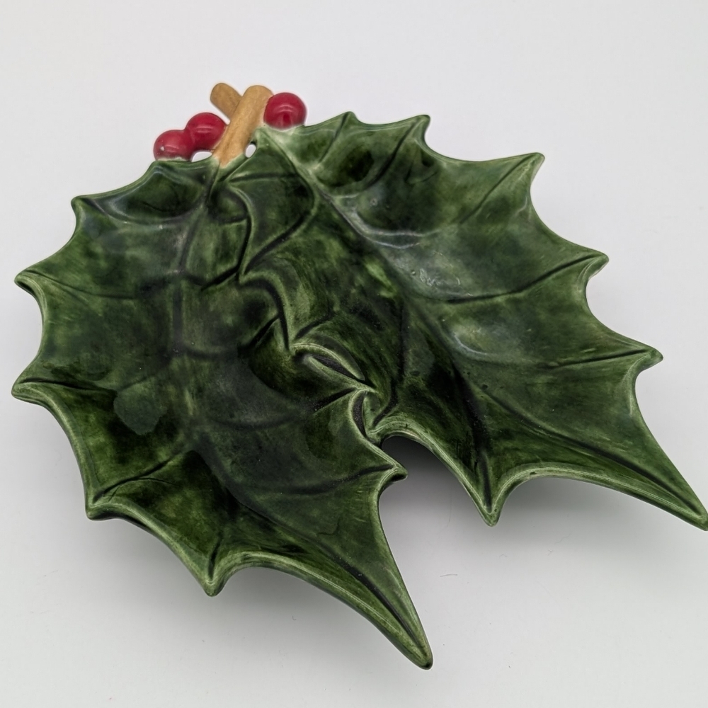 🦋BOGO Vintage (1976) Atlantic Mold Green Holly Leaf Dish